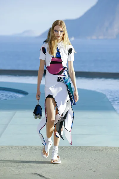 Look 5